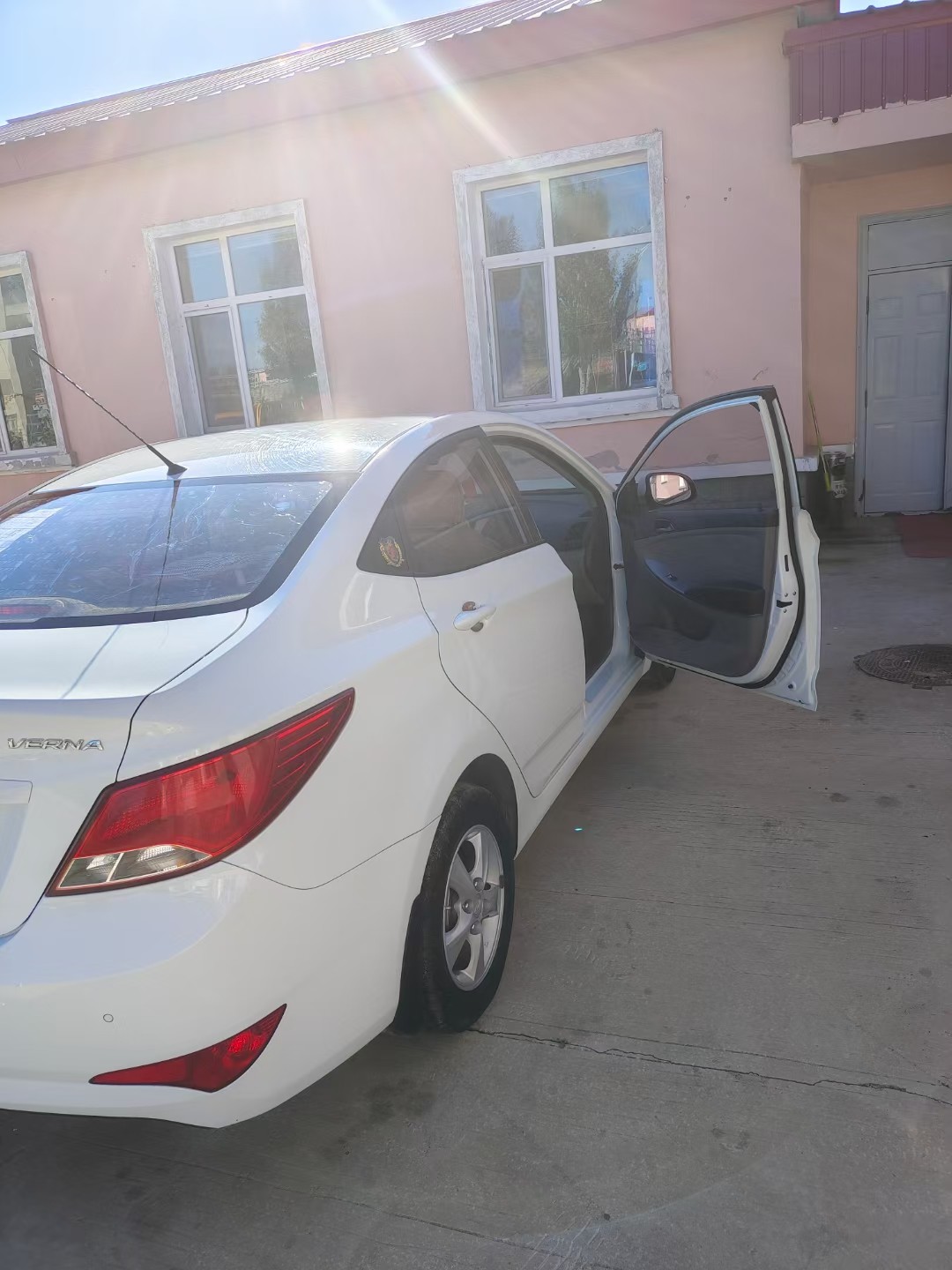 ��ɫ�F(xi��n)����{����